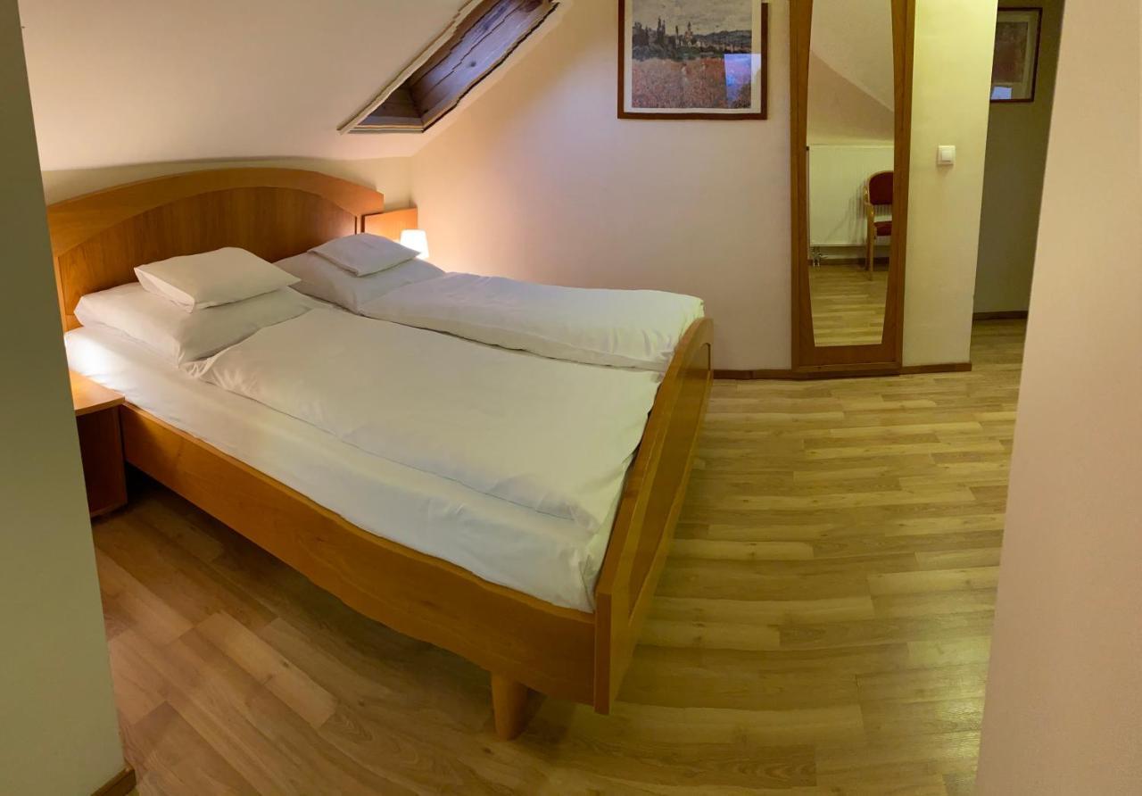 Bük Aurora Panzio B&B 외부 사진